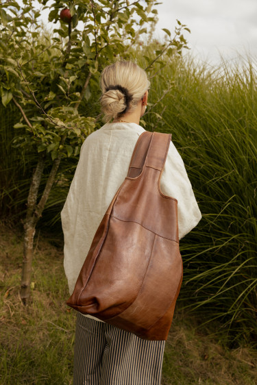 Lyra Urban Walnut