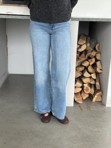 Madison Blush Wide Light BLue Denim