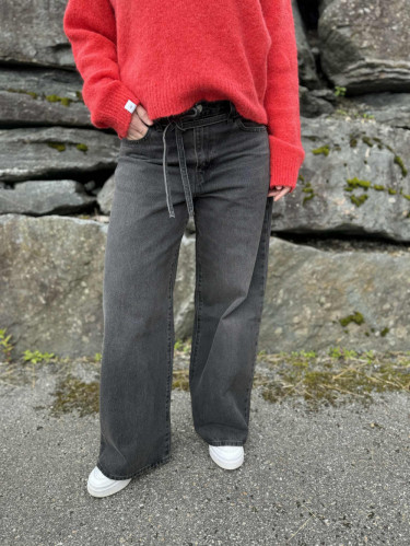 XL Straight Influential Lady